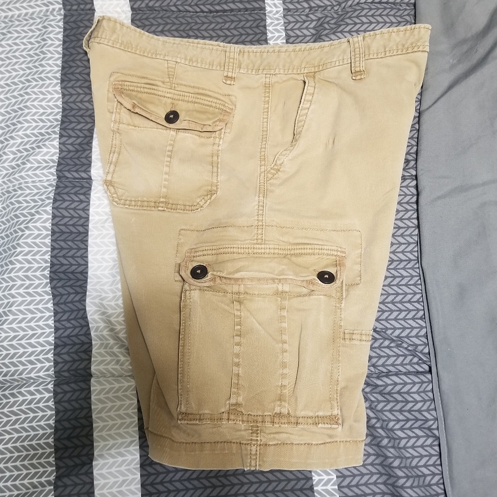 Men's Khaki Aeropostale Cargo Shorts - Picture 5 of 6